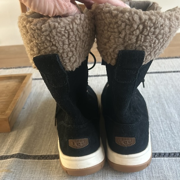 Ugg black suede lace-up boots - Picture 4 of 6